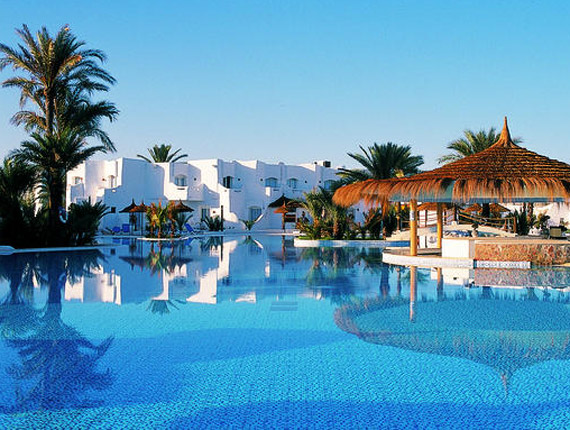 L'hôtel et la piscine